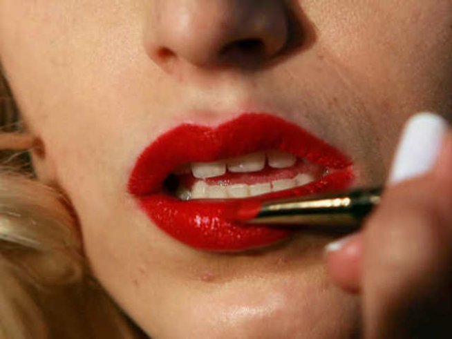 Фатална изкусителка или скромна "монахиня" избират за съпруга мъжете?