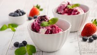 Лесна рецепта за замразен йогурт с плодове