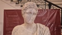 Втората напълно реставрирана статуя от Хераклея Синтика беше показана за първи път пред публика 