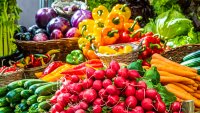 Хитър трик за премахване на пестициди от плодове и зеленчуци 