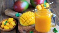 Смути или сок от манго – 8 ползи от тези напитки