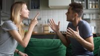 10 отчаяни типа поведение, с които жените отблъскват мъжете