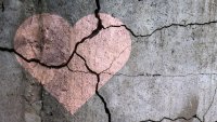 10 причини той да не напуска партньорката си, дори да не иска да е с нея
