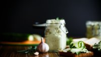 Вкусна разядка с рикота, краставица и чушка
