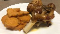 Рецептата на Николина Чакърдъкова за агнешко със сладък картоф