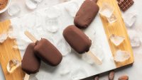 Домашен сладолед с банани, фъстъчено масло и шоколад